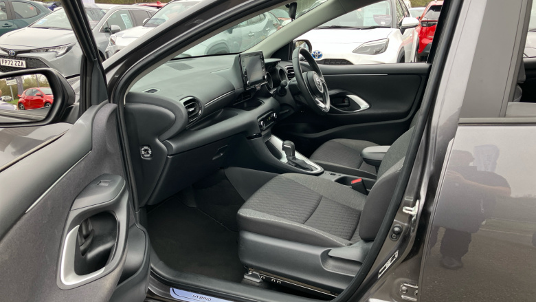 Toyota Yaris 1.5 Hybrid Design 5dr CVT Hybrid Hatchback